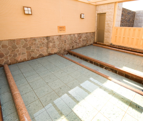 寝ころび湯（11月~ 4月中旬 閉鎖）
